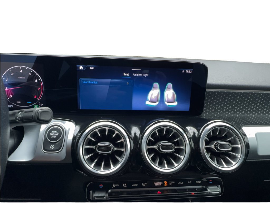 Used 2025 Mercedes-Benz GLB 250 4MATIC image 49