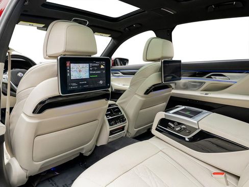 Used 2022 BMW ALPINA B7 xDrive ALPINA B7 xDrive w/ Luxury Rear Seating Package image 46