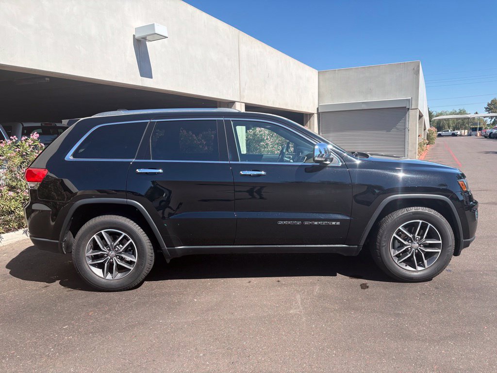 Used 2017 Jeep Grand Cherokee Limited w/ Luxury Group II RWD image 4