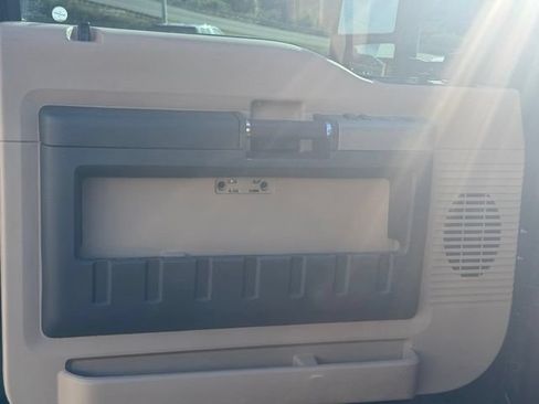 Used 2015 Ford F250 Lariat w/ Lariat Interior Package AWD/4WD image 17