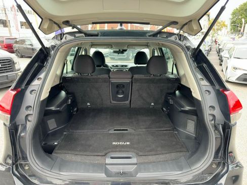 Used 2019 Nissan Rogue S FWD image 29