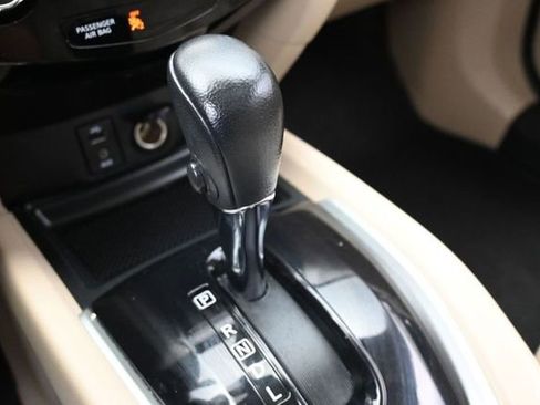 Used 2016 Nissan Rogue SL w/ SL Premium Package image 22