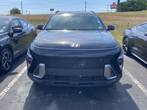 Used 2025 Hyundai Kona SEL AWD/4WD image 2