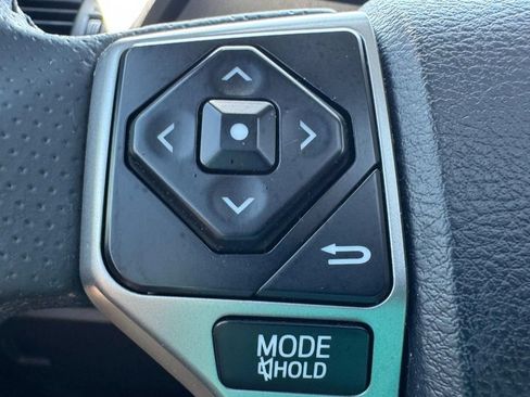 Used 2018 Toyota 4Runner Limited AWD/4WD image 18