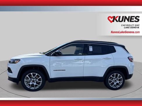 Used 2025 Jeep Compass Limited AWD/4WD image 10