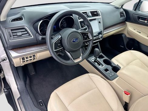 Used 2019 Subaru Outback 2.5i Limited AWD/4WD image 9