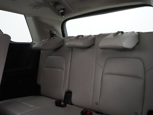 Used 2024 Nissan Pathfinder SL w/ Black Appearance Package AWD/4WD image 21