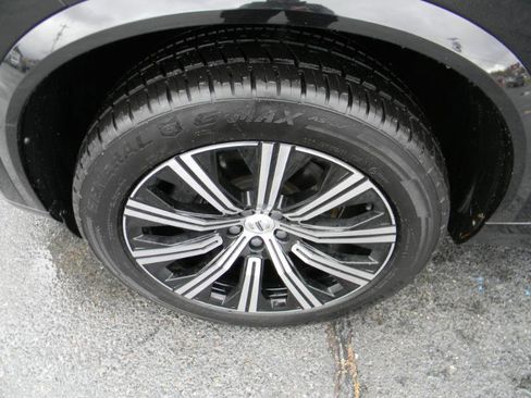 Used 2023 Volvo XC90 B5 Core w/ Protection Package Premier image 27