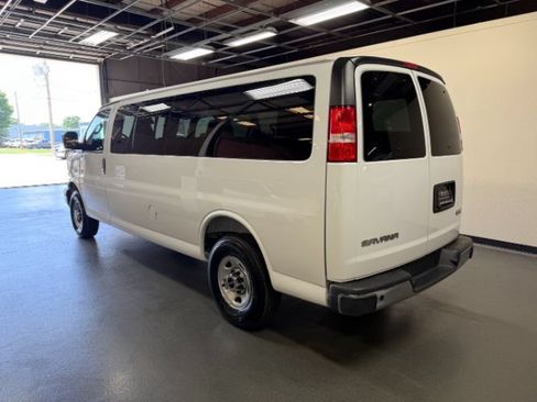 Used 2025 GMC Savana 3500 LT w/ LT Preferred Equipment Group RWD image 2