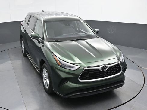 Used 2023 Toyota Highlander L image 40