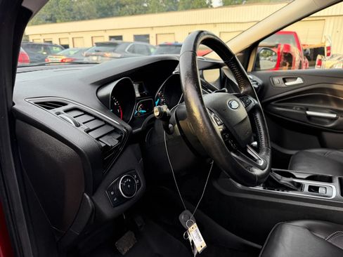Used 2017 Ford Escape Titanium w/ Equipment Group 301A AWD/4WD image 17