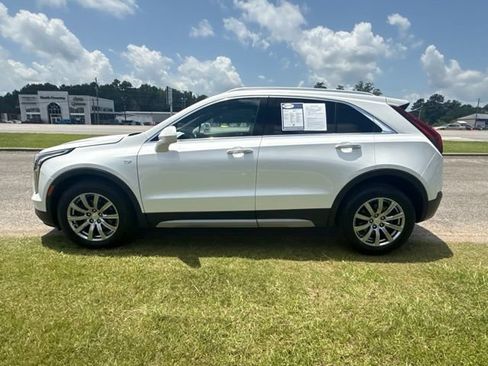 Used 2019 Cadillac XT4 Premium Luxury w/ Cold Weather Package FWD image 5