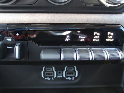 Used 2022 RAM 1500 Laramie image 28