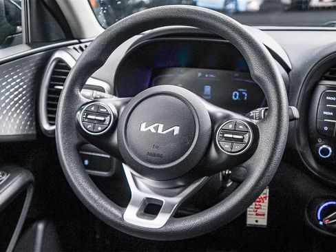 Used 2023 Kia Soul LX image 12