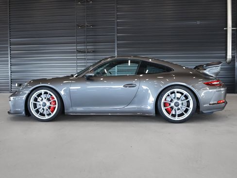 Used 2018 Porsche 911 GT3 RWD image 2