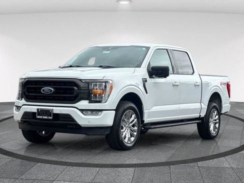 Certified 2021 Ford F150 XLT w/ Equipment Group 302A High image 10