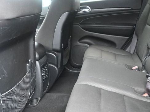 Used 2021 Jeep Grand Cherokee Laredo RWD image 16