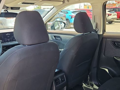 Used 2023 Nissan Rogue S AWD/4WD image 16