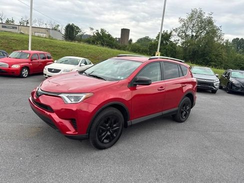 Used 2017 Toyota RAV4 LE w/ All Weather Liner Package AWD/4WD image 4