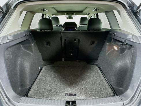 Used 2023 Volkswagen Taos SE w/ Panoramic Sunroof Package image 27