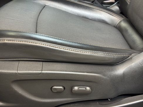 Used 2018 Chevrolet Trax LT w/ LT Convenience Package image 10