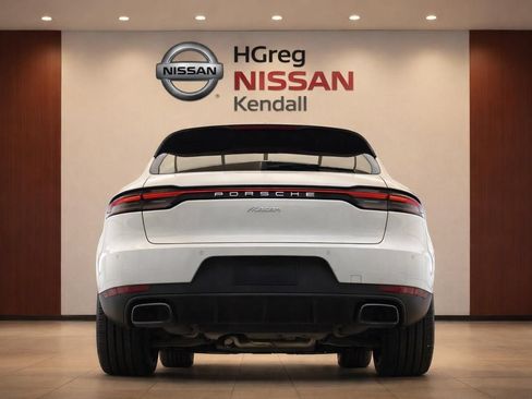 Used 2019 Porsche Macan AWD/4WD image 6