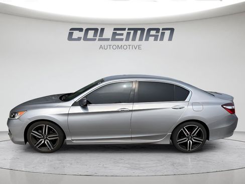Used 2017 Honda Accord Sport image 12