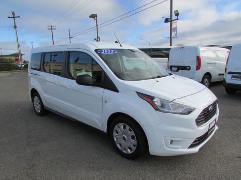 Used 2022 Ford Transit Connect XLT image 2