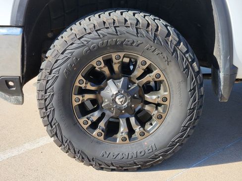 Used 2025 Chevrolet Silverado 2500 LT w/ Convenience Package image 19