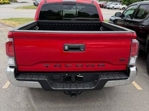 Used 2023 Toyota Tacoma TRD Off-Road AWD/4WD image 5