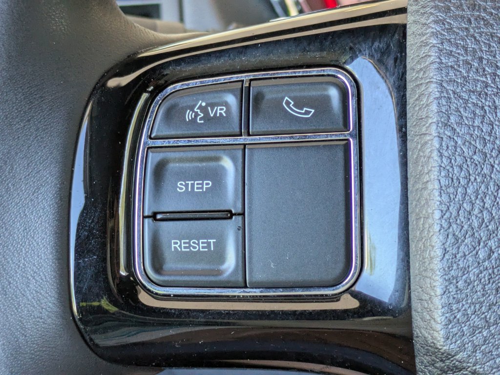 Used 2019 Dodge Grand Caravan SE FWD image 22