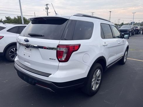 Used 2019 Ford Explorer XLT w/ Equipment Group 202A AWD/4WD image 4