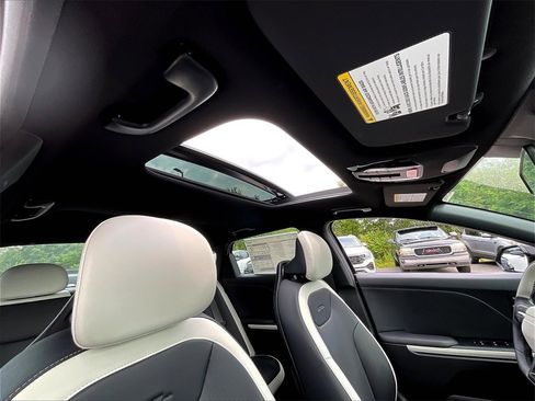 New 2025 Kia K4 GT-Line w/ GT-Line Premium Package image 16