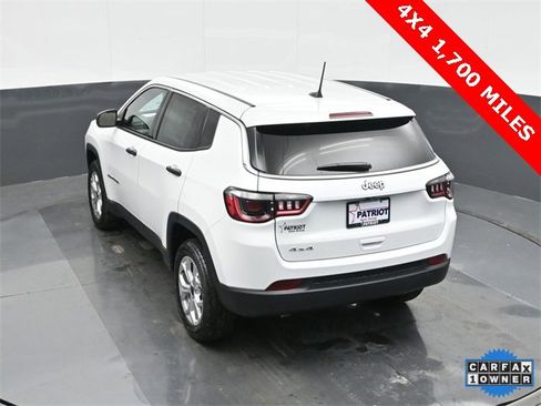 Used 2025 Jeep Compass Sport image 27