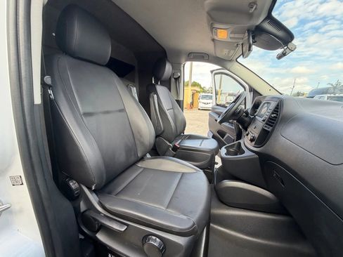 Used 2023 Mercedes-Benz Metris image 18