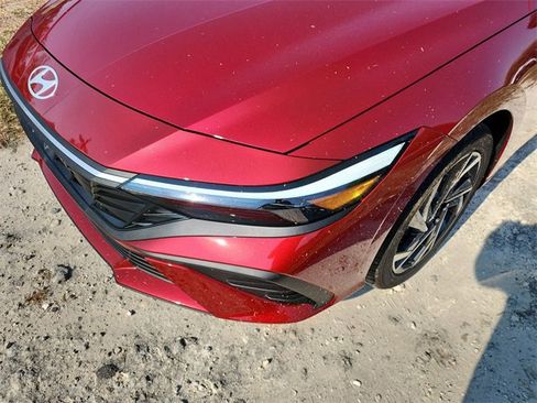 New 2025 Hyundai Elantra Sport image 6