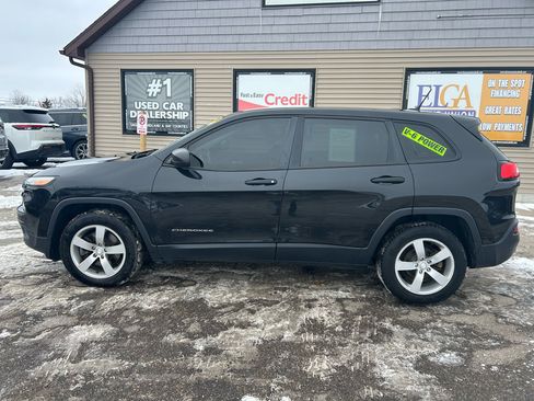 Used 2014 Jeep Cherokee Sport image 8