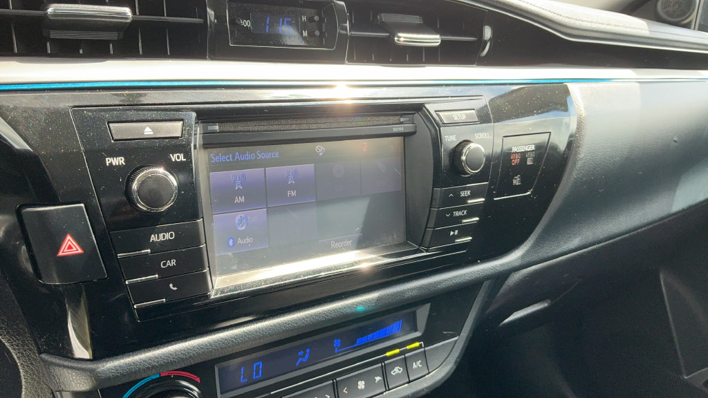 Used 2015 Toyota Corolla S FWD image 11