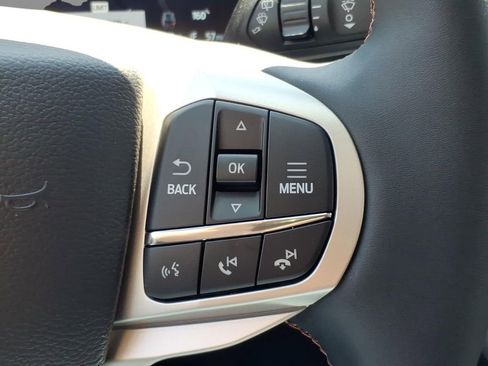 New 2026 Ford Explorer Active AWD/4WD image 23