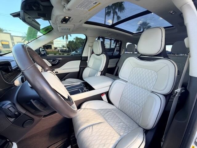 Used 2022 Lincoln Aviator Black Label Grand Touring w/ Class IV Trailer Tow Package AWD/4WD image 8