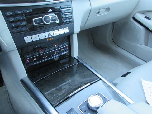 Used 2014 Mercedes-Benz E 350 Sedan image 15