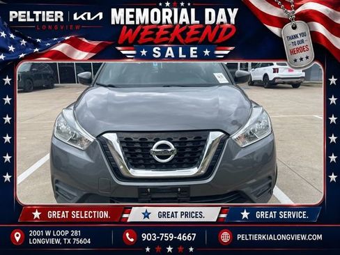 Used 2019 Nissan Kicks S FWD image 2