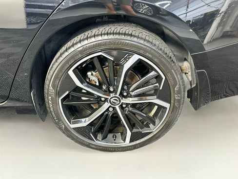Used 2023 Nissan Altima 2.5 SR AWD/4WD image 11