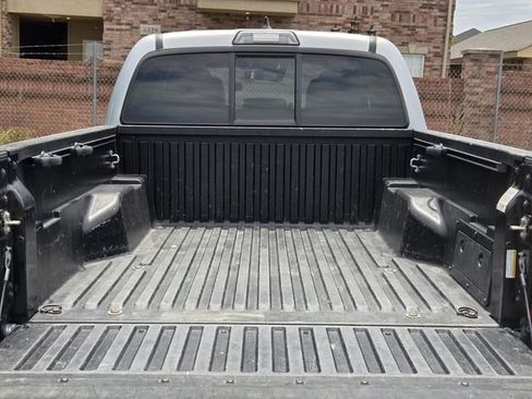 Used 2019 Toyota Tacoma SR RWD image 13
