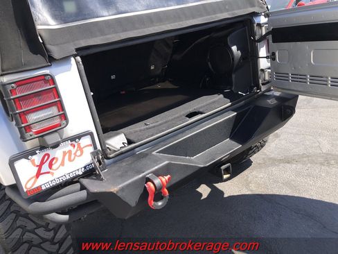 Used 2012 Jeep Wrangler Unlimited Sahara w/ Connectivity Group image 18