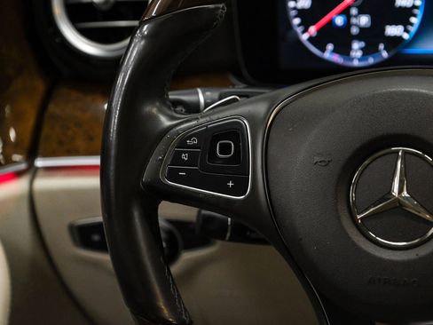 Used 2018 Mercedes-Benz E 400 4MATIC Wagon w/ Premium 2 Package image 16