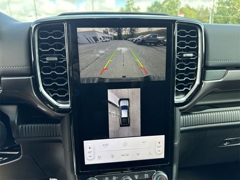 New 2025 Ford Ranger Lariat w/ Trailer Tow Package image 14