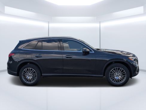 New 2026 Mercedes-Benz GLC 300 4MATIC image 2