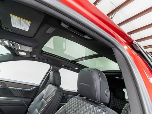 Used 2024 GMC Acadia Denali w/ Super Cruise Package image 17