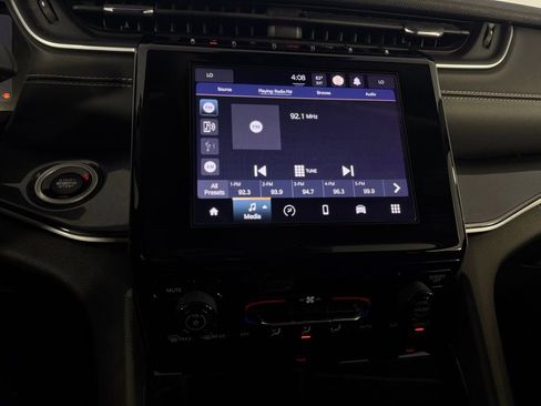 Used 2023 Jeep Grand Cherokee L Laredo image 27